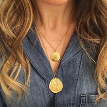 Load image into Gallery viewer, EYE NECKLACE