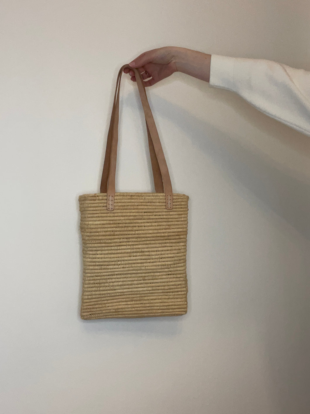 RAFFIA TOTE WITH LONG LEATHER HANDLES (PRE-ORDER)